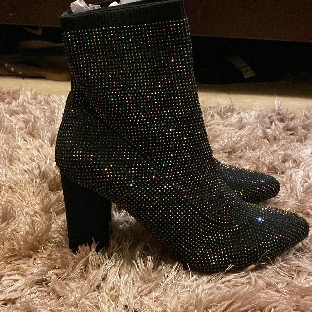 Black sequins booties, brand new, also comfortable.